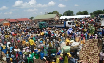 Rifugiati sud sudanesi in arrivo in Uganda  